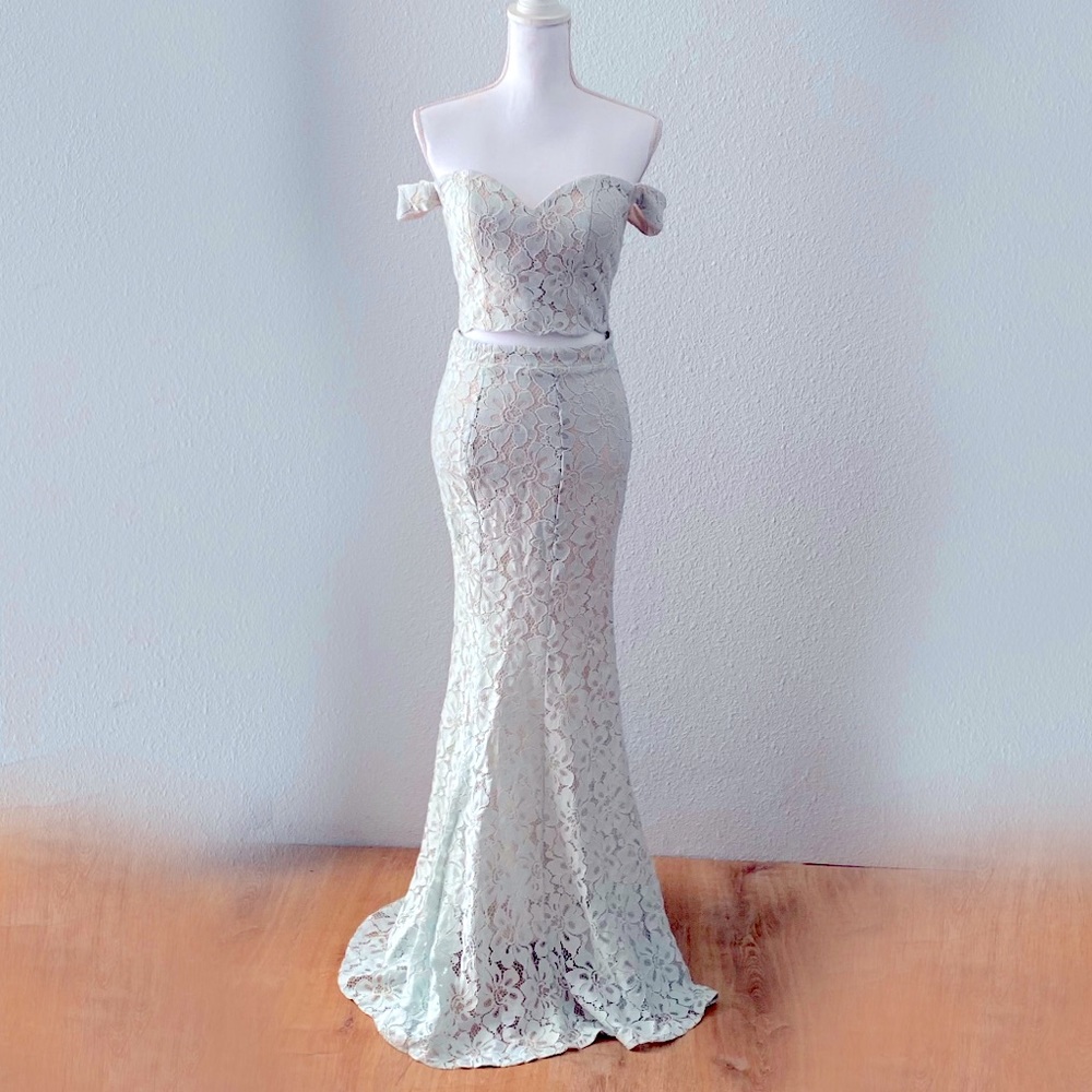 OFFERS ACCEPTED Mint Two Piece